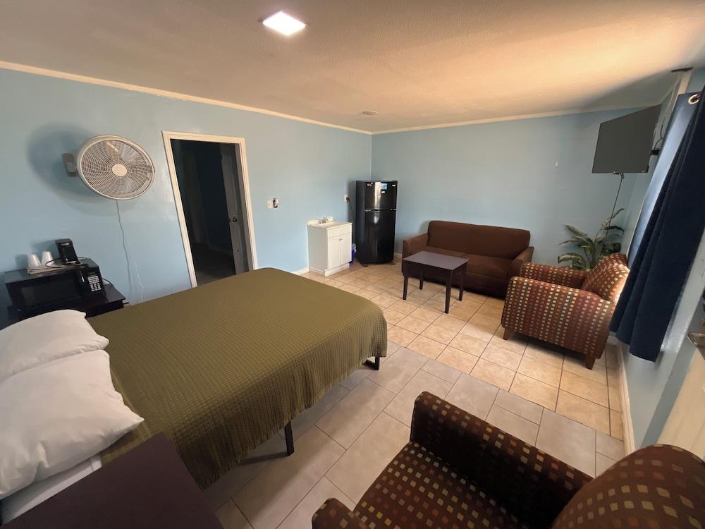 Packsaddle Motel photo 6
