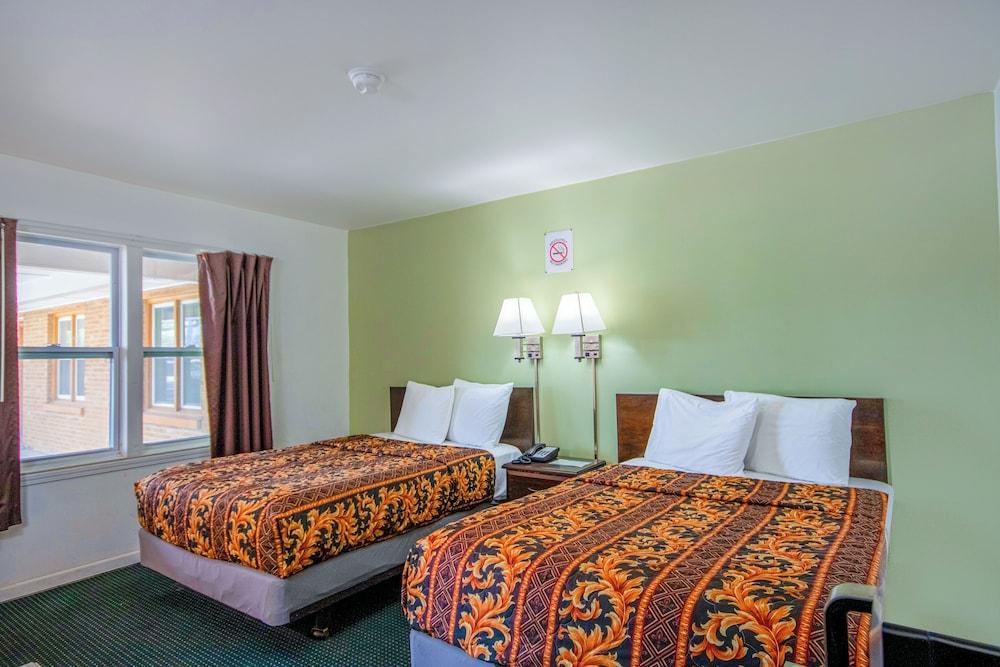 OYO Travelier Motel photo 59