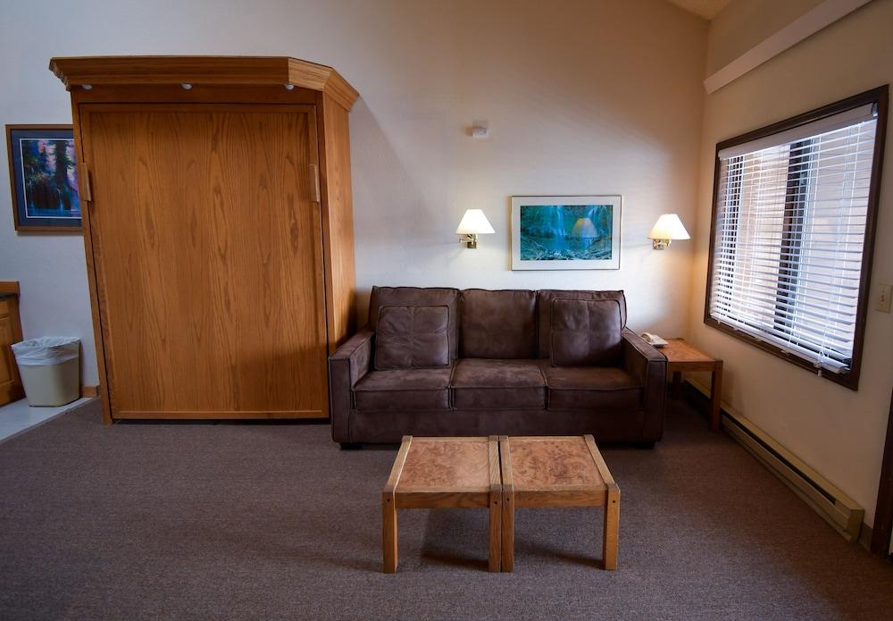 Inn at SilverCreek photo 9