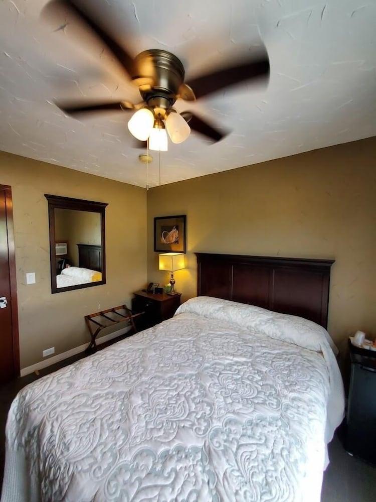 Three Forks Lewis & Clark Motel photo 10