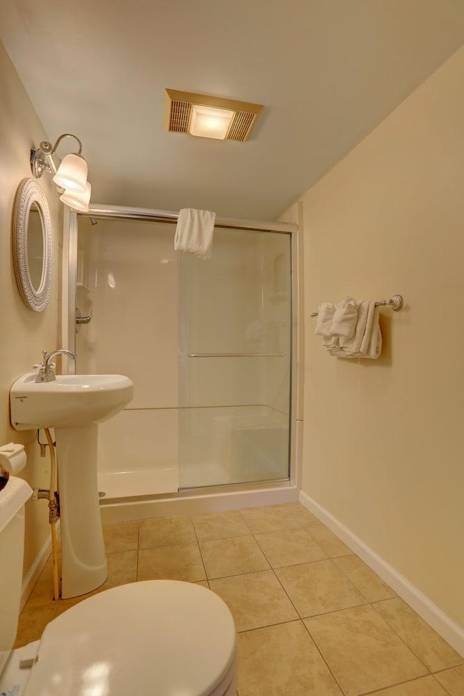 Greystone Manor Bed & Breakfast photo 28