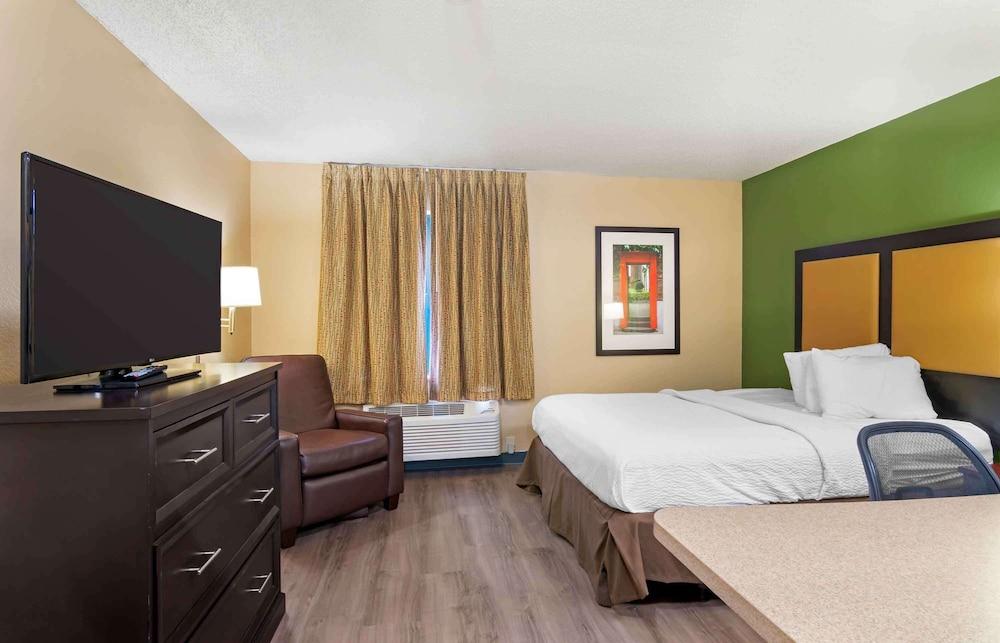 Extended Stay America Suites Kansas City Airport photo 21