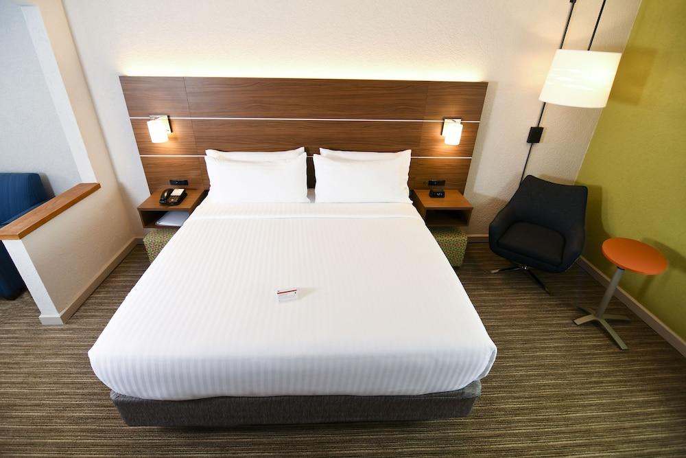 Holiday Inn Express Hotel & Stes Port Clinton-Catawba Island by IHG photo 5