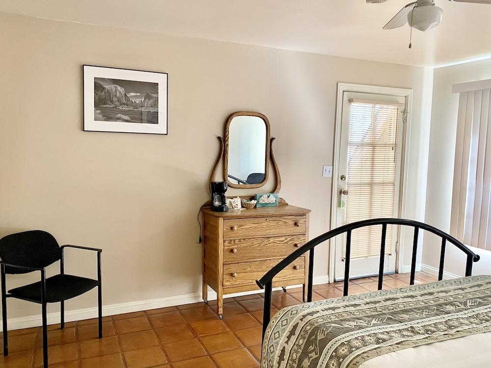 Tioga Lodge At Mono Lake photo 58