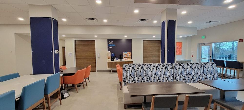 Holiday Inn Express White Marsh by IHG photo 36