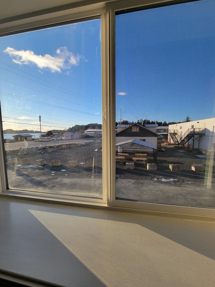 Eagle Bay Inn photo 6