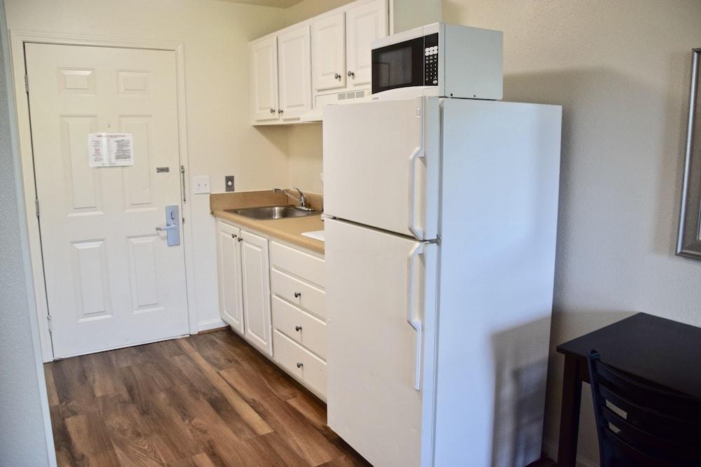 Stay Plus Extended Stay Suites photo 7
