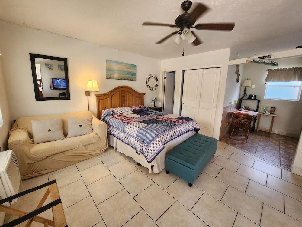 Silver Sands Motel photo 30