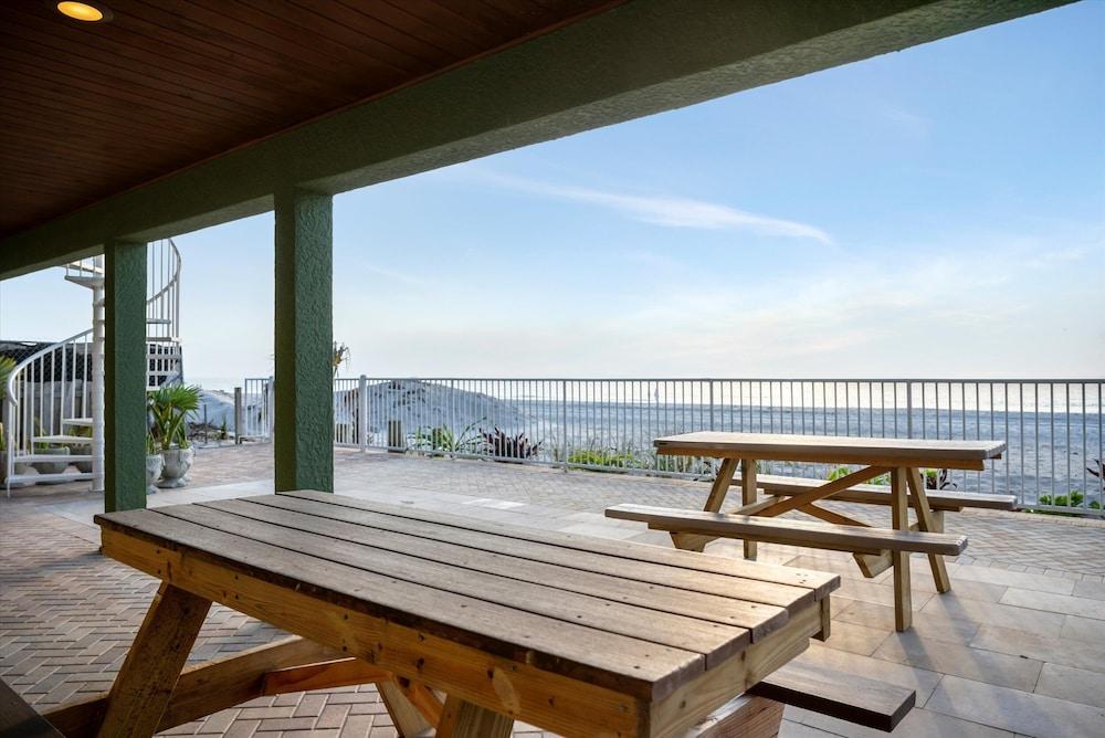 Stones Throw Beachfront Luxury Suites photo 86
