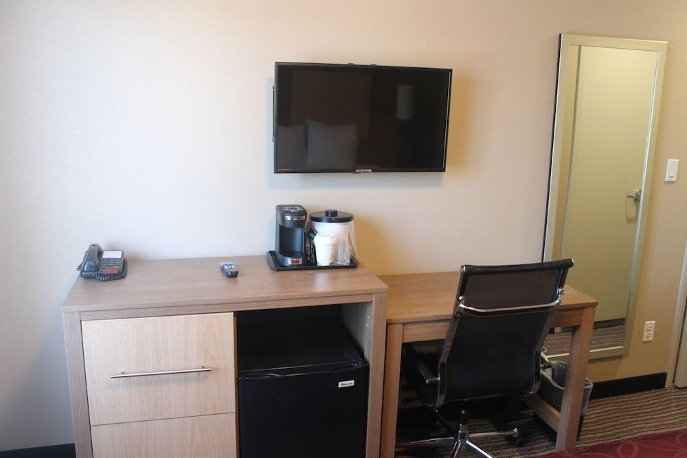 Days Inn by Wyndham Brooklyn Borough Park photo 13