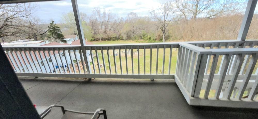 Twin Lakes Inn photo 11