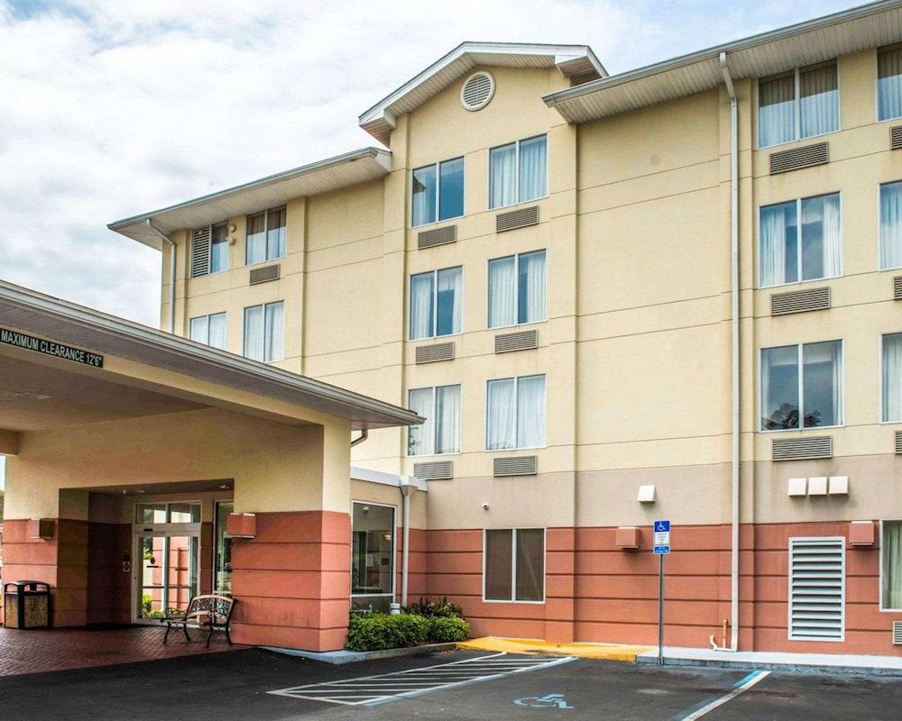 Comfort Inn & Suites photo 33
