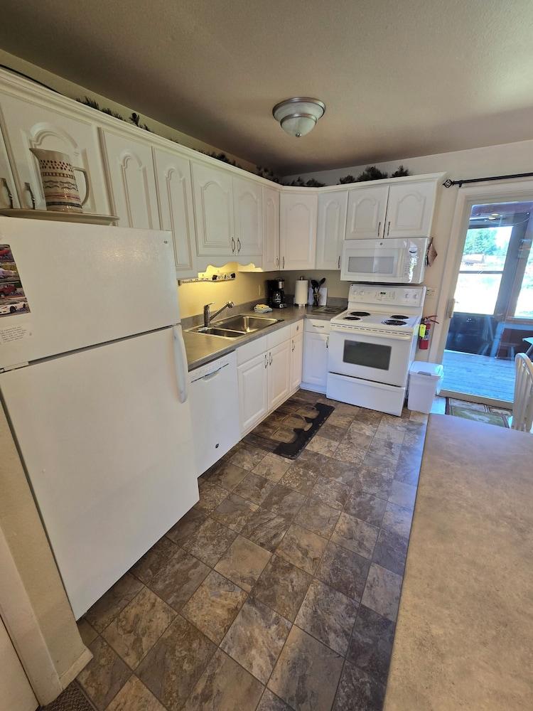 Chateau Rouge Condominiums photo 68