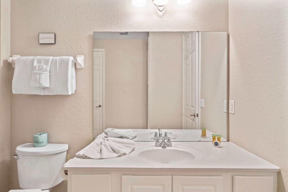 Vista Cay by Orlando Resort Rentals on Universal Boulevard photo 90