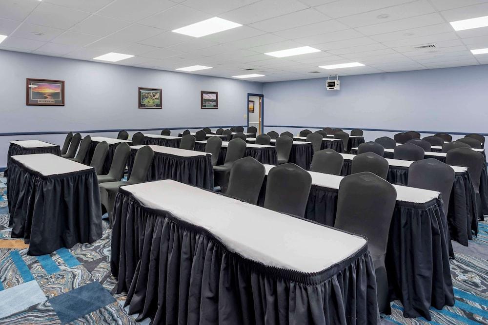 Best Western Rutgers University Hotel photo 40