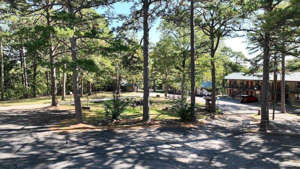 Travelers Inn photo 43