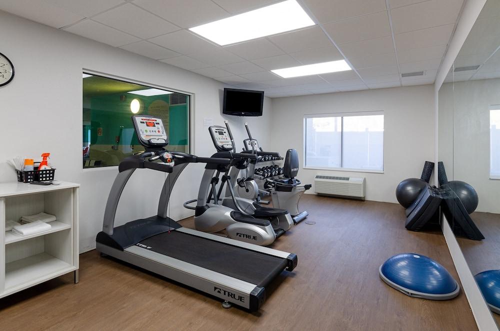 Holiday Inn Express Hotel & Suites Weston by IHG photo 46