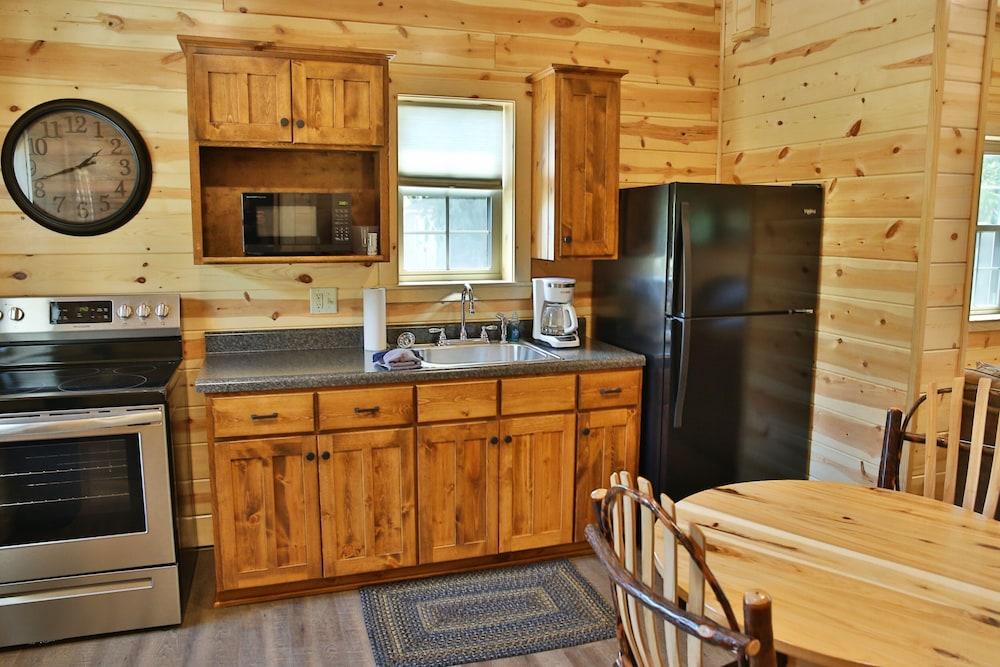 Cricket Hill Lodge & Cabins photo 80