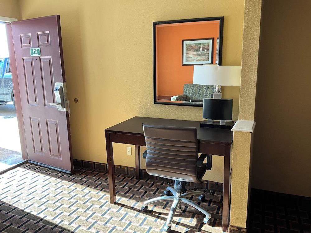Executive inn & Suites photo 41
