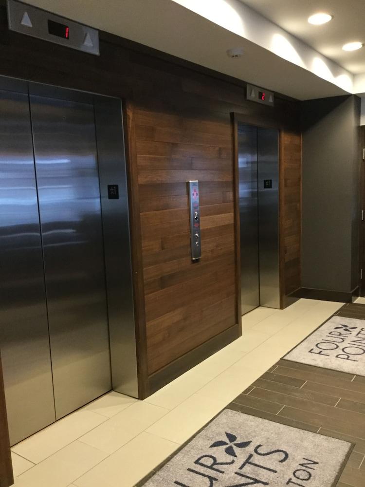 Radisson Hotel Detroit Metro Airport photo 33