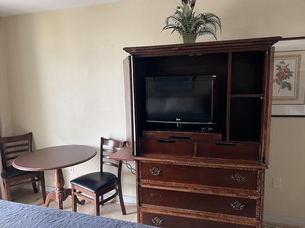 SHIPS INN Hotel photo 37