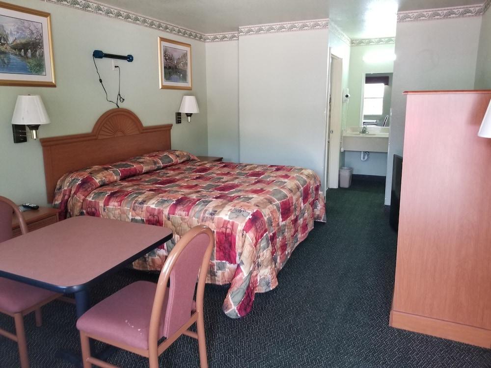 Haltom Inn photo 12