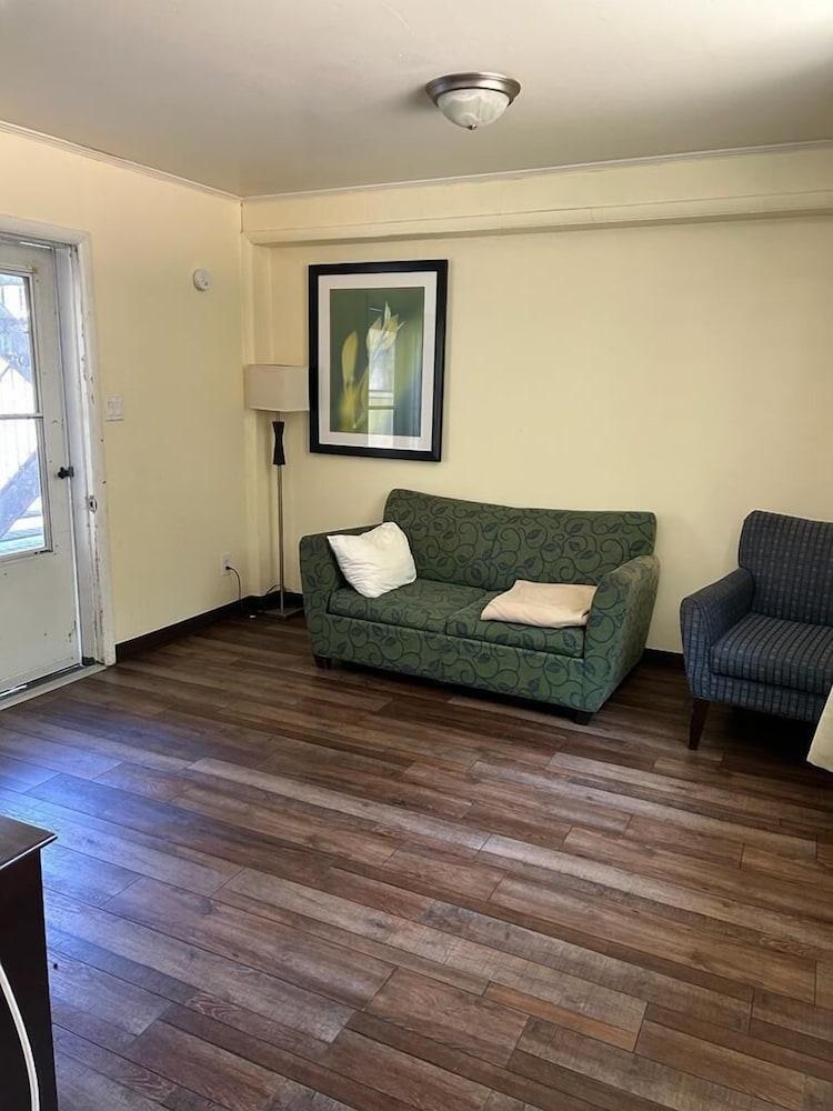 Country Place Inn And Suites photo 14