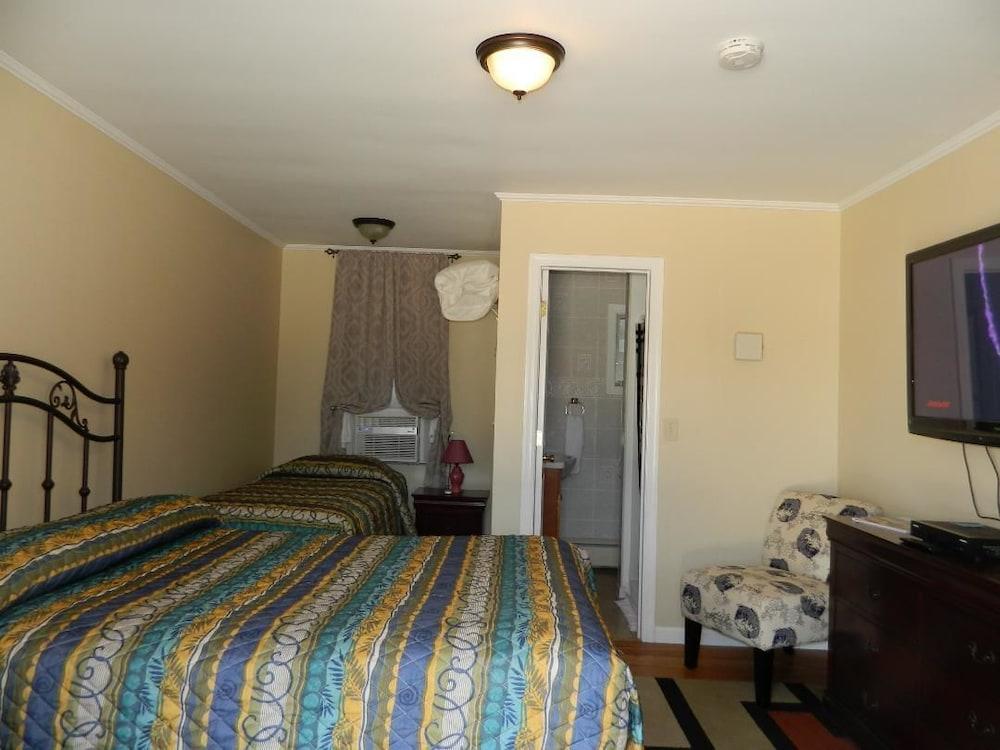 Twin Oaks Motel photo 5