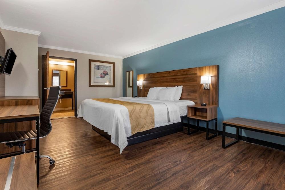 Quality Inn & Suites Ft. Jackson Maingate photo 18