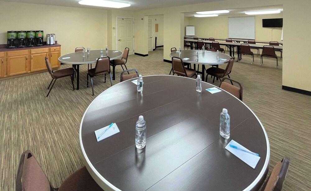Smart Suites, an Ascend Collection Hotel photo 14