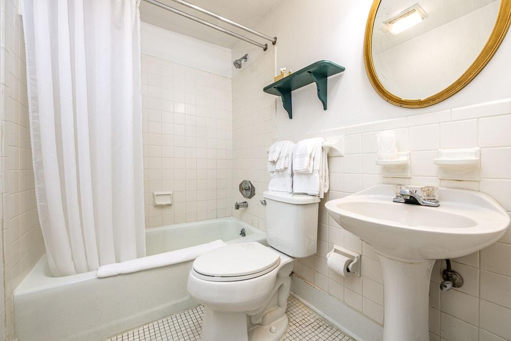 Wayside Inn photo 85