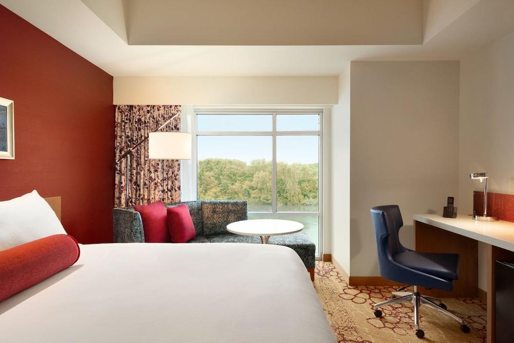 The Landing Hotel at Rivers Casino & Resort photo 16