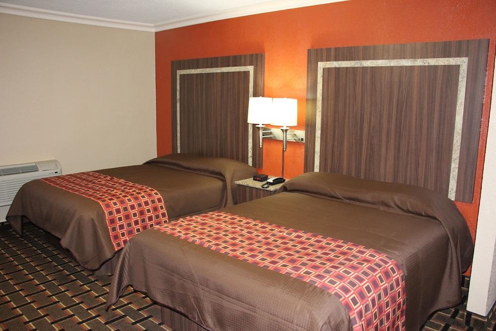Budget Inn photo 3