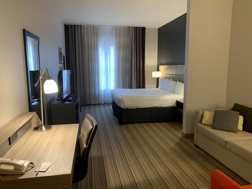 Country Inn & Suites by Radisson, St. Charles Historic District photo 8
