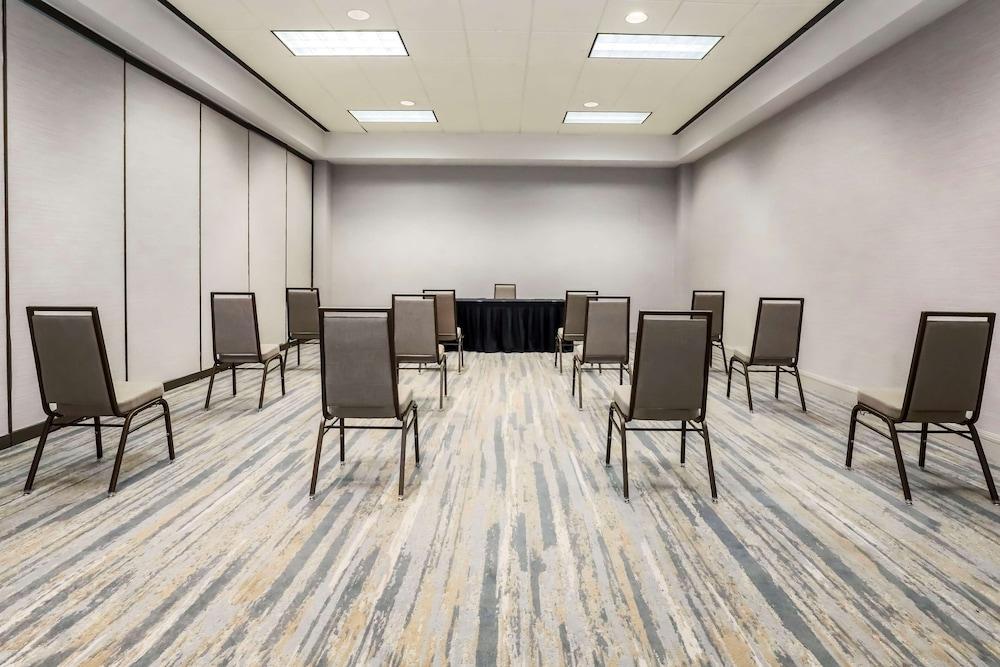 Hilton Richardson Dallas photo 61