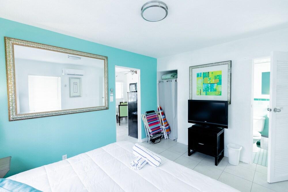 Cabanas of Treasure Island photo 30