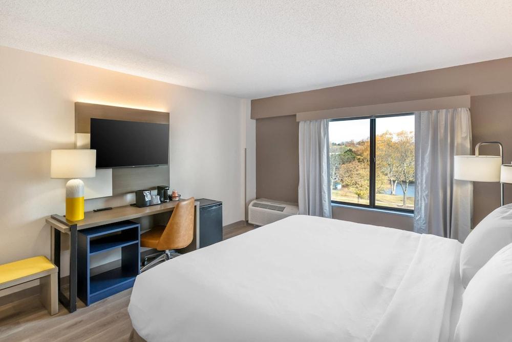 Comfort Inn & Suites Arlington Heights - Buffalo Grove photo 5