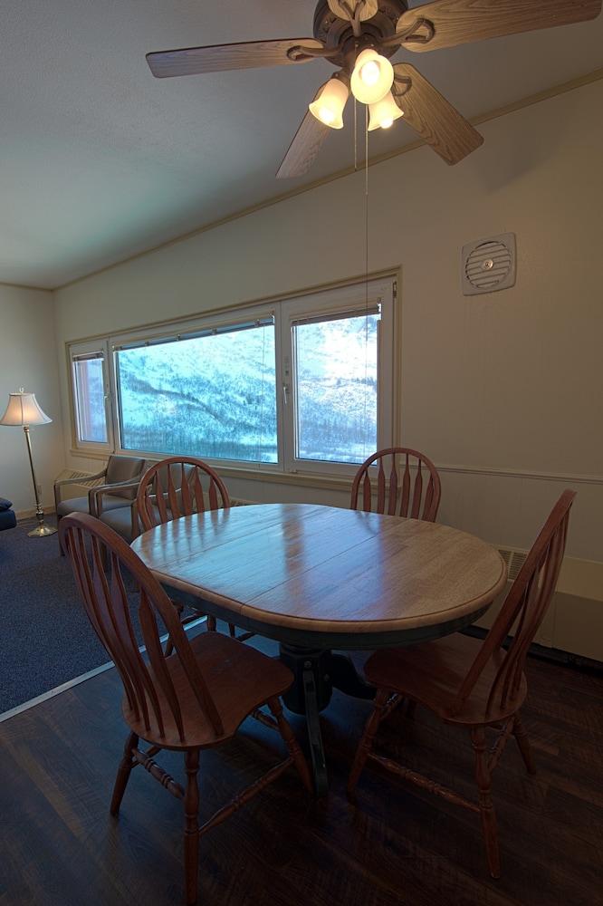 Glacier View Condo Suites photo 11