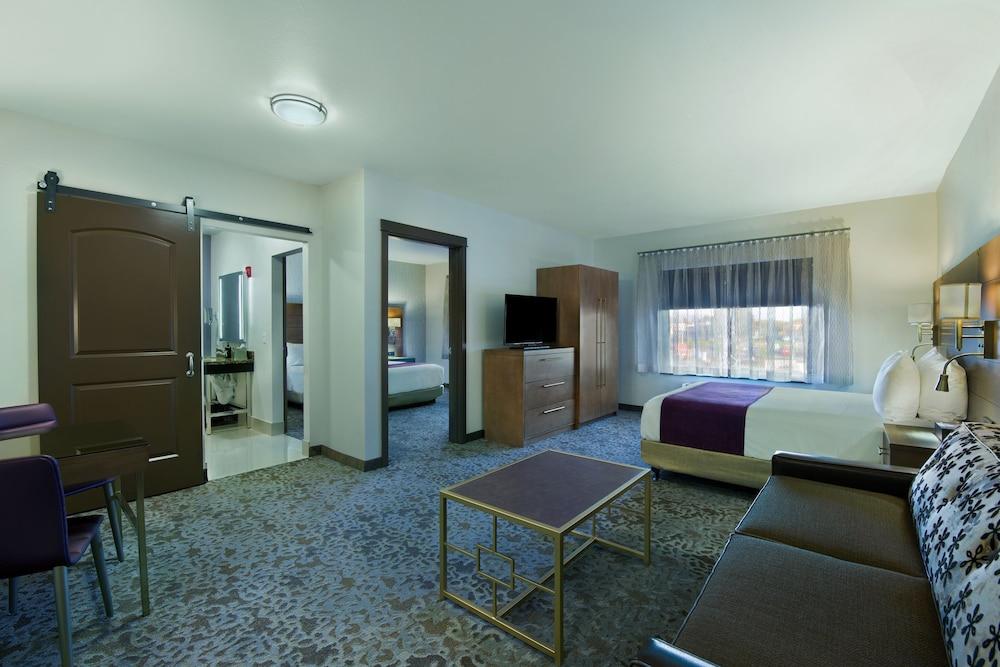 Oxford Suites Sonoma County photo 12