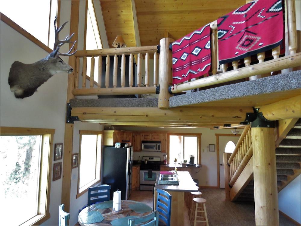 The Hideaway Hostel near Yellowstone photo 26