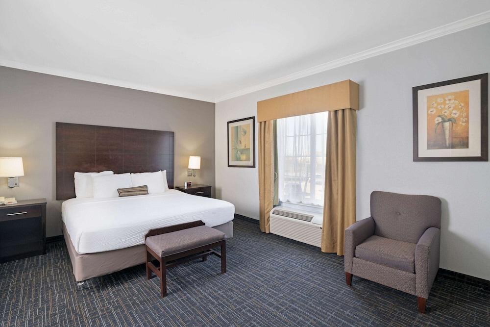 Sonesta Essential Houston Westchase photo 16