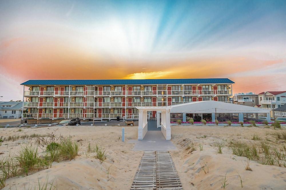 Spray Beach Oceanfront Hotel photo 37