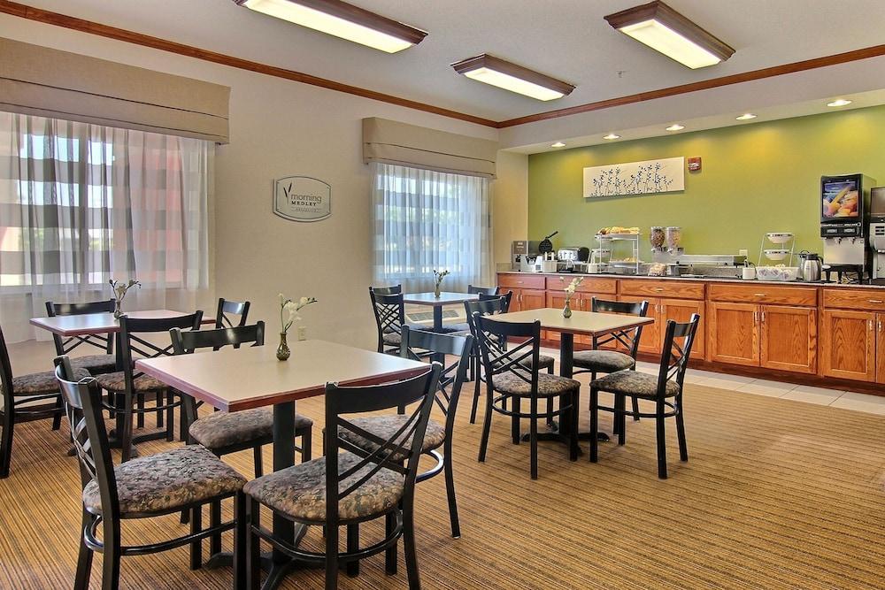 Sleep Inn South Bend Airport photo 33