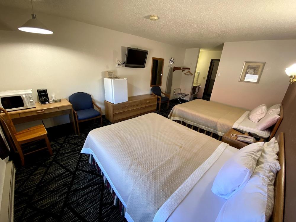 Woodlands Inn & Suites photo 23