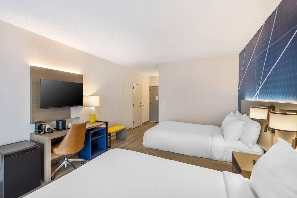 Comfort Inn & Suites Arlington Heights - Buffalo Grove photo 18