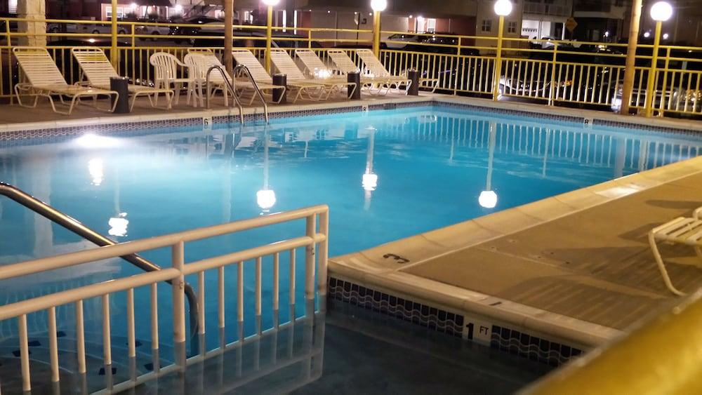 Golden Rail Motel photo 20