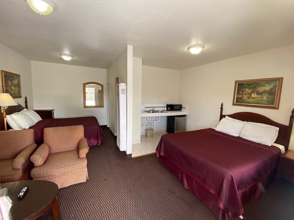 Economy Inn photo 47