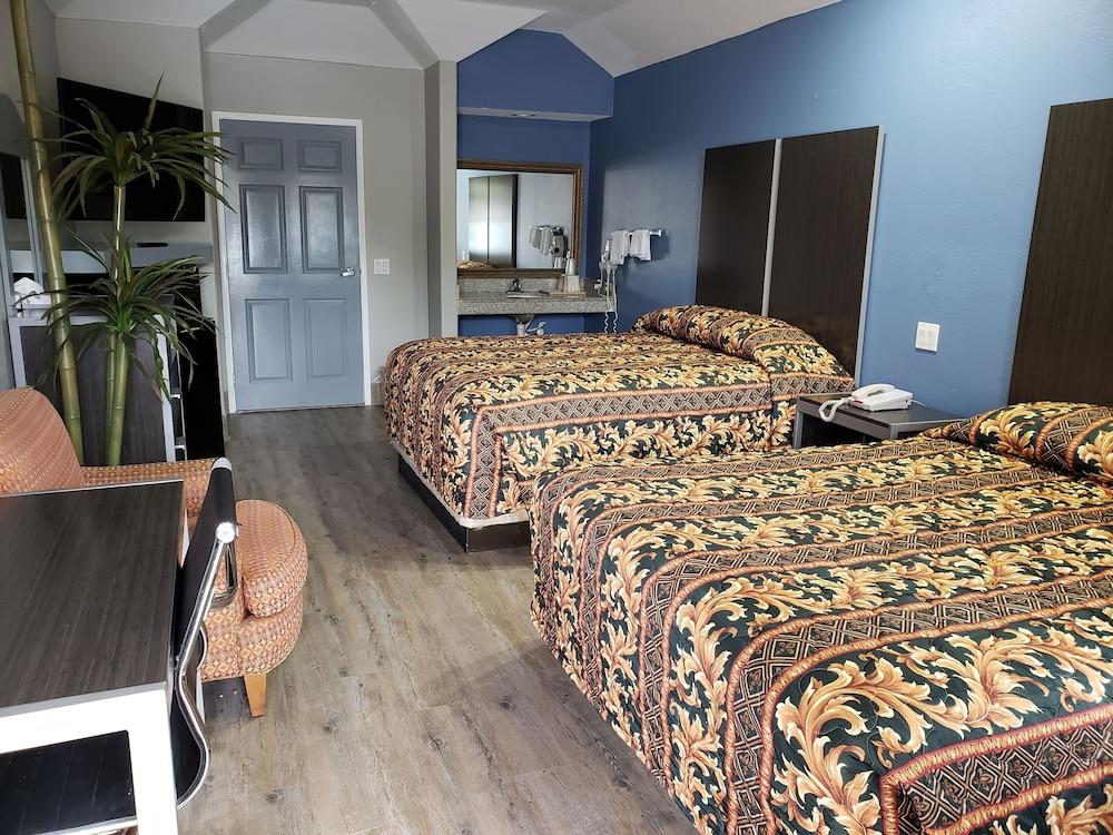Camelot Inn 1960 Houston photo 7
