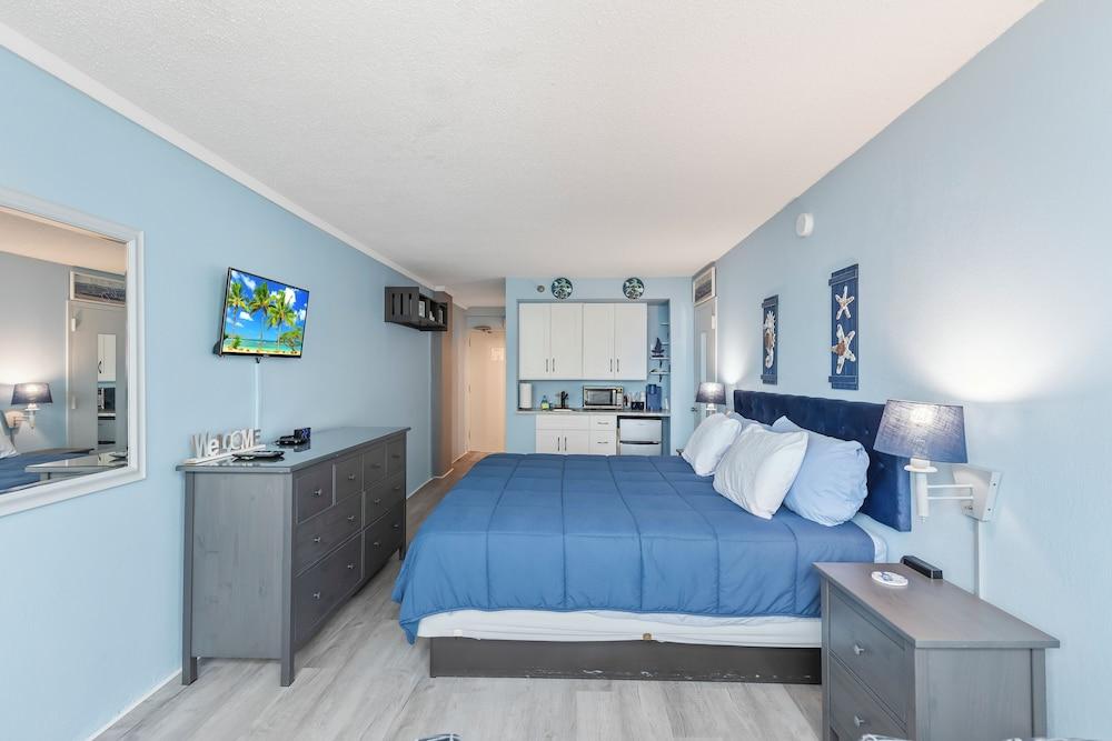 Oceanside Inn Studios by Brightwild photo 15