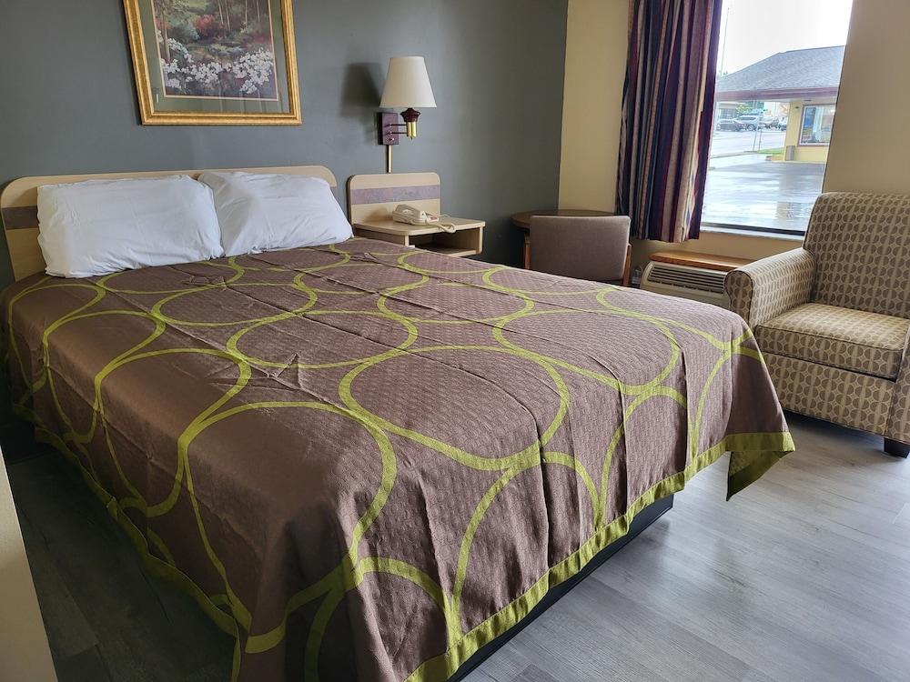 Budget Host Inn Bristol photo 15